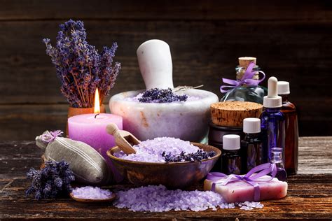 Aroma Massage .